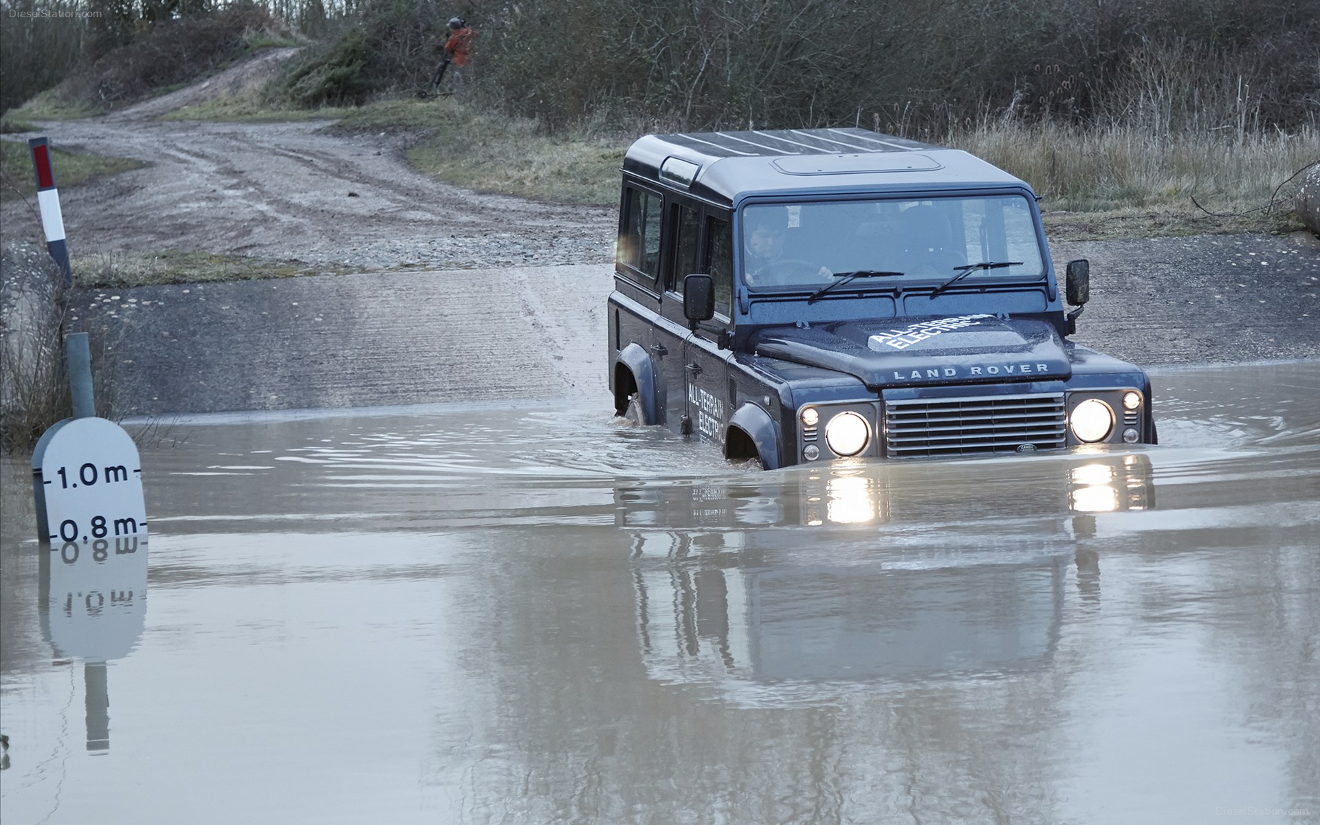 Land Rover Defender Electric Concept 2013
